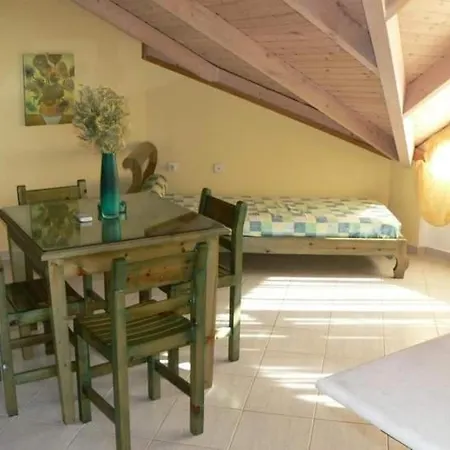 Lemon Garden Apartment